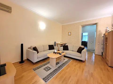 Satılır 2 otaqlı mənzil 65 m²