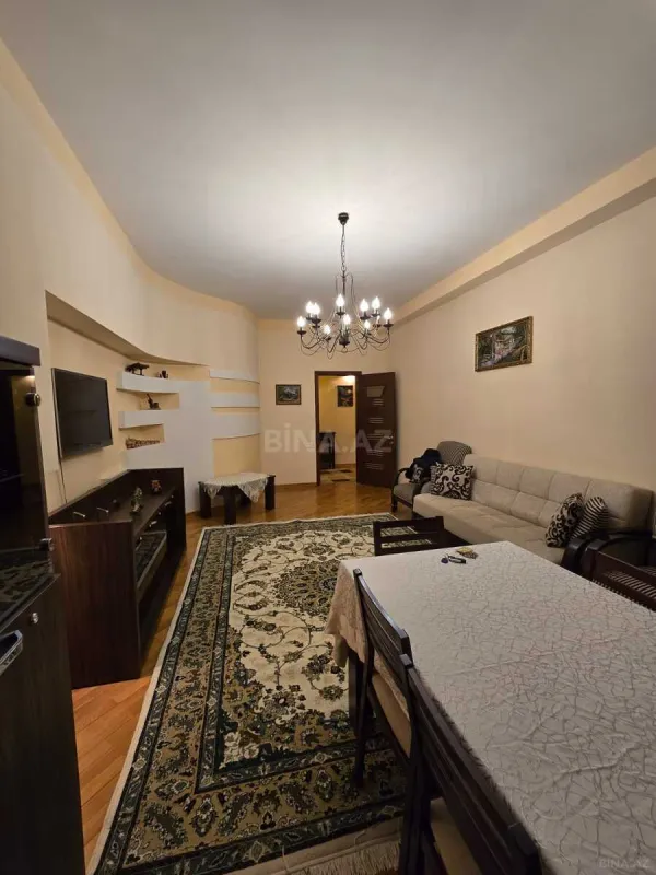 Kirayə verilir 2 otaqlı mənzil 95 m²