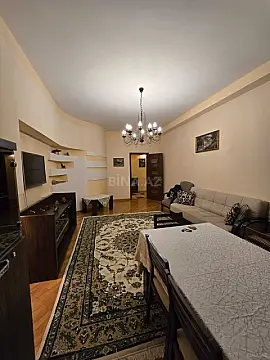 Kirayə verilir 2 otaqlı mənzil 95 m²