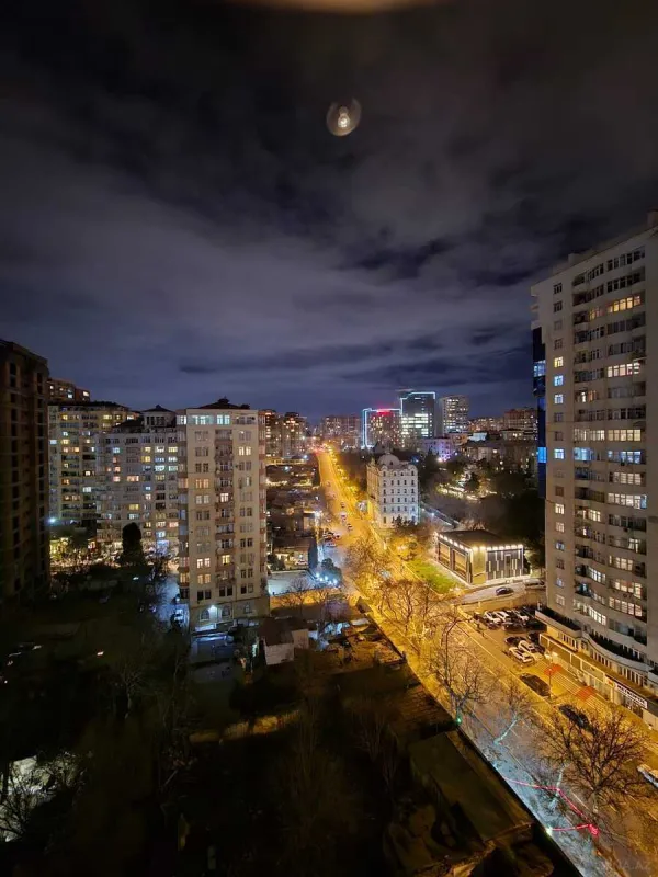 Kirayə verilir 2 otaqlı mənzil 95 m²