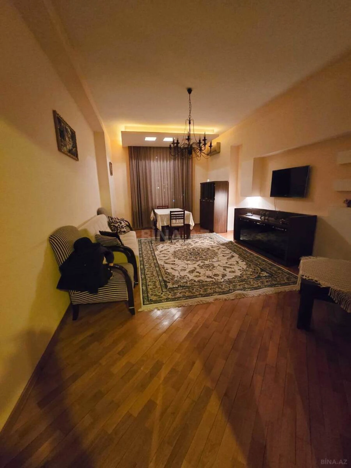 Kirayə verilir 2 otaqlı mənzil 95 m²