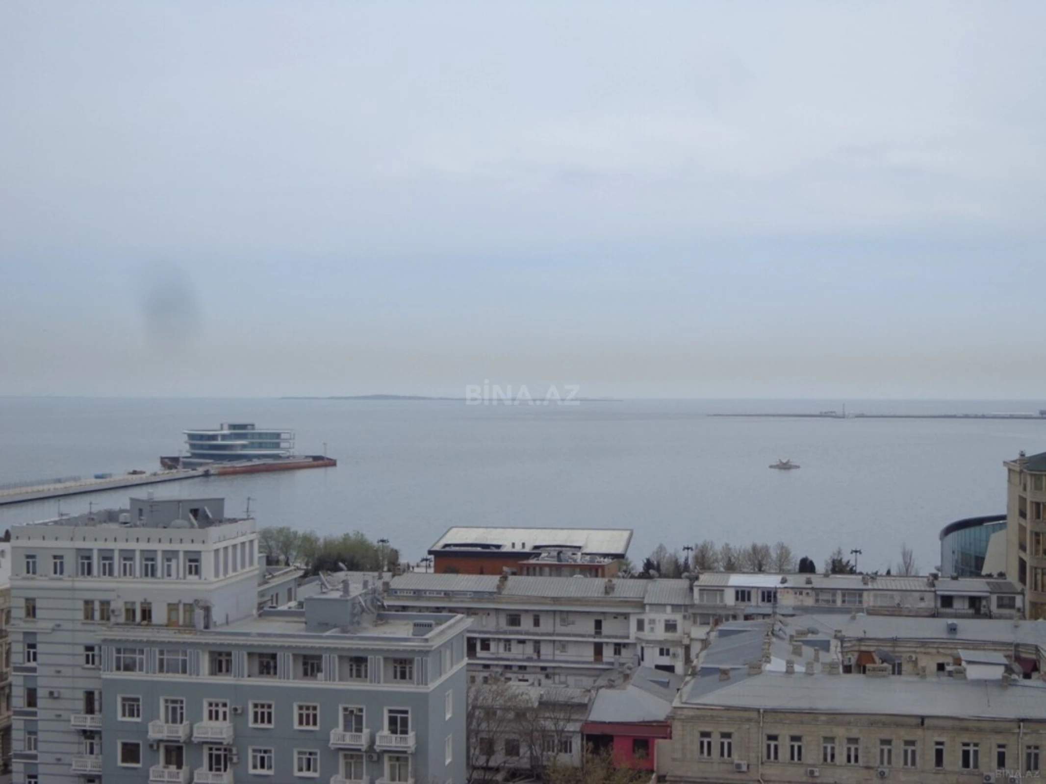 Kirayə verilir 3 otaqlı mənzil 215 m²