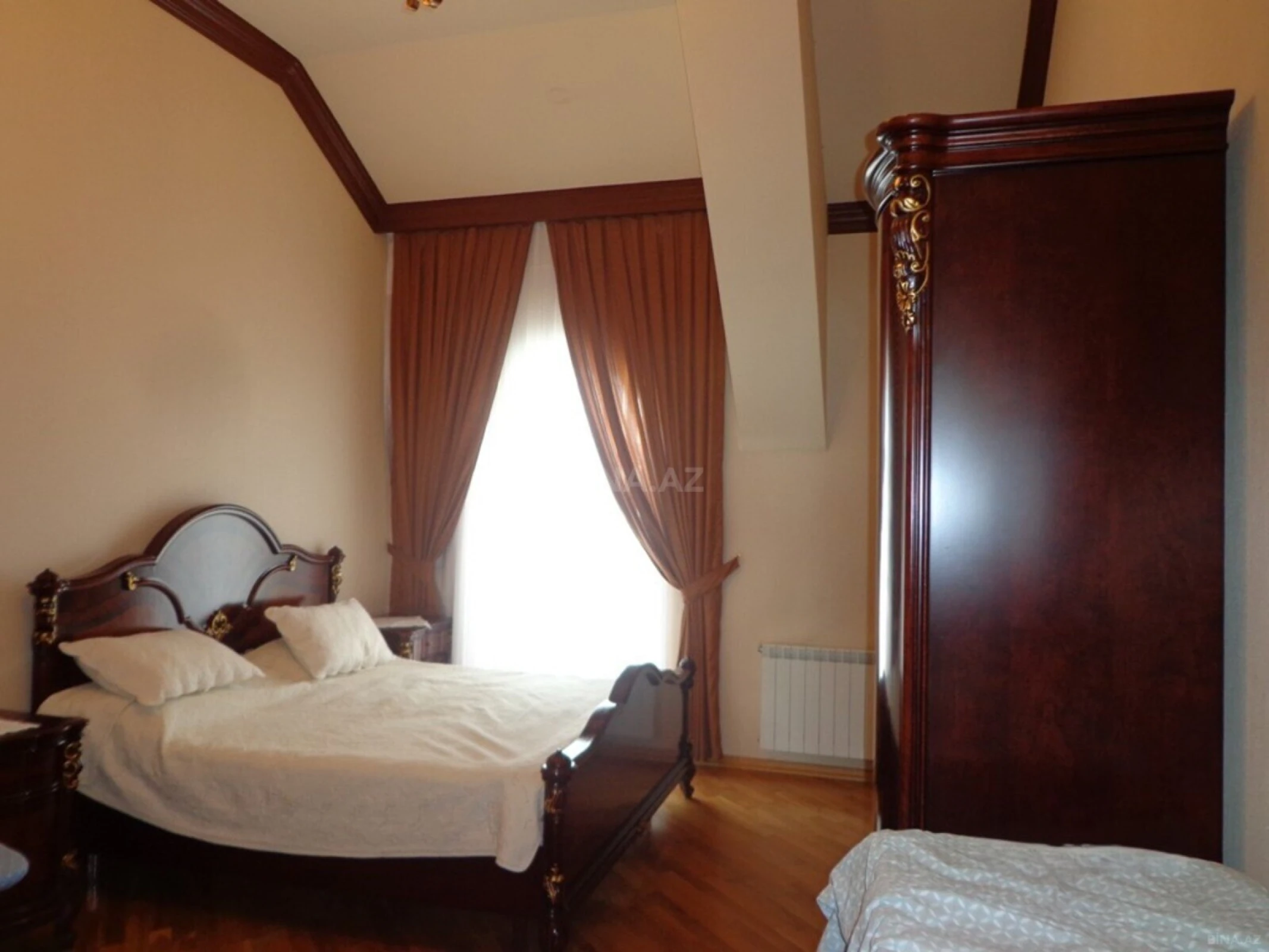 Kirayə verilir 3 otaqlı mənzil 215 m²