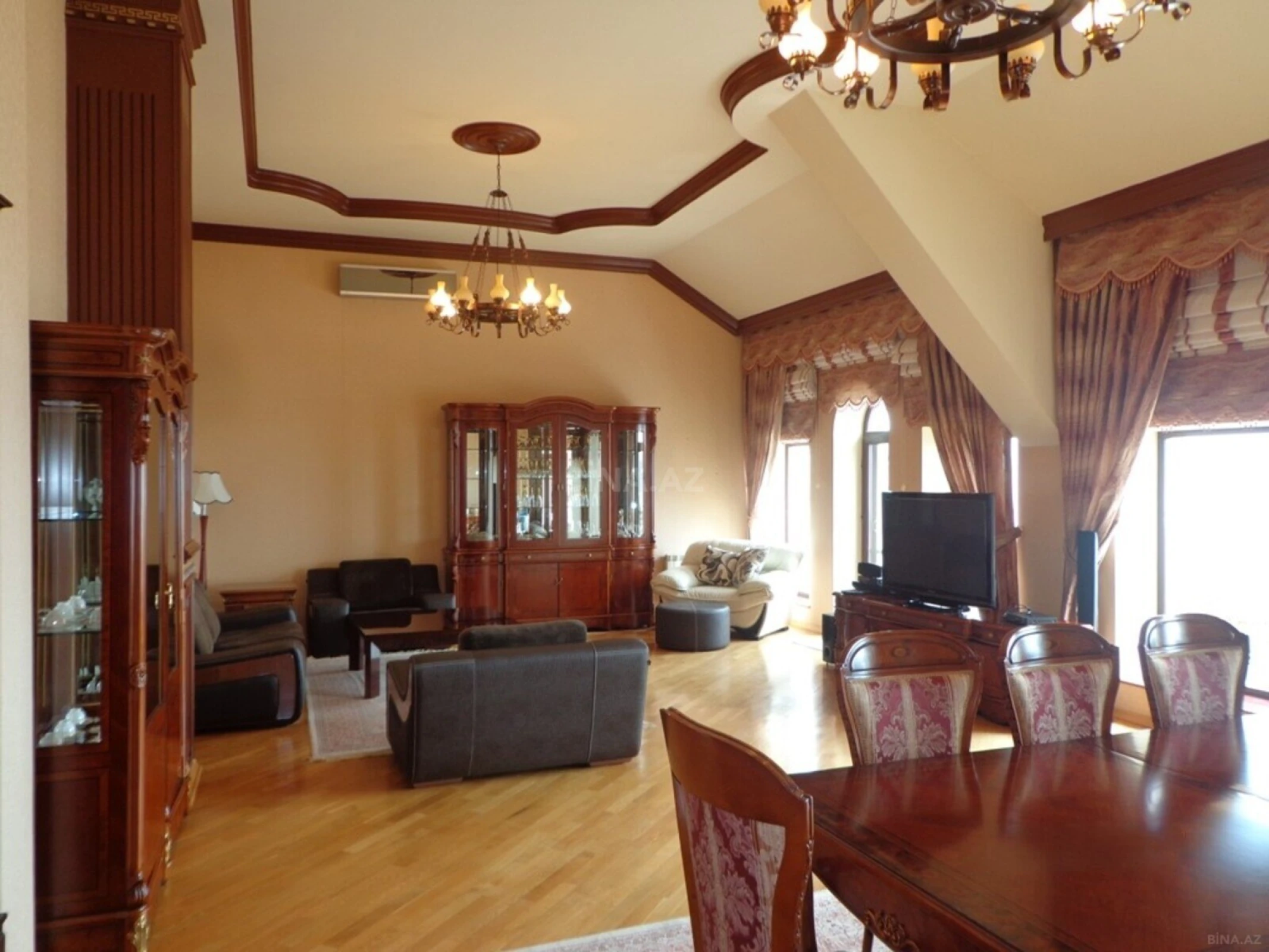 Kirayə verilir 3 otaqlı mənzil 215 m²