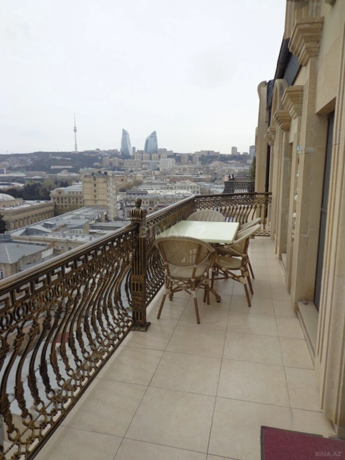 Kirayə verilir 3 otaqlı mənzil 215 m²