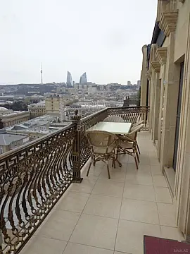 Kirayə verilir 3 otaqlı mənzil 215 m²