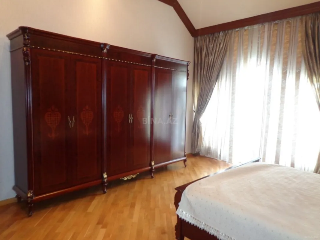 Kirayə verilir 3 otaqlı mənzil 215 m²