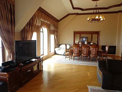 Kirayə verilir 3 otaqlı mənzil 215 m²