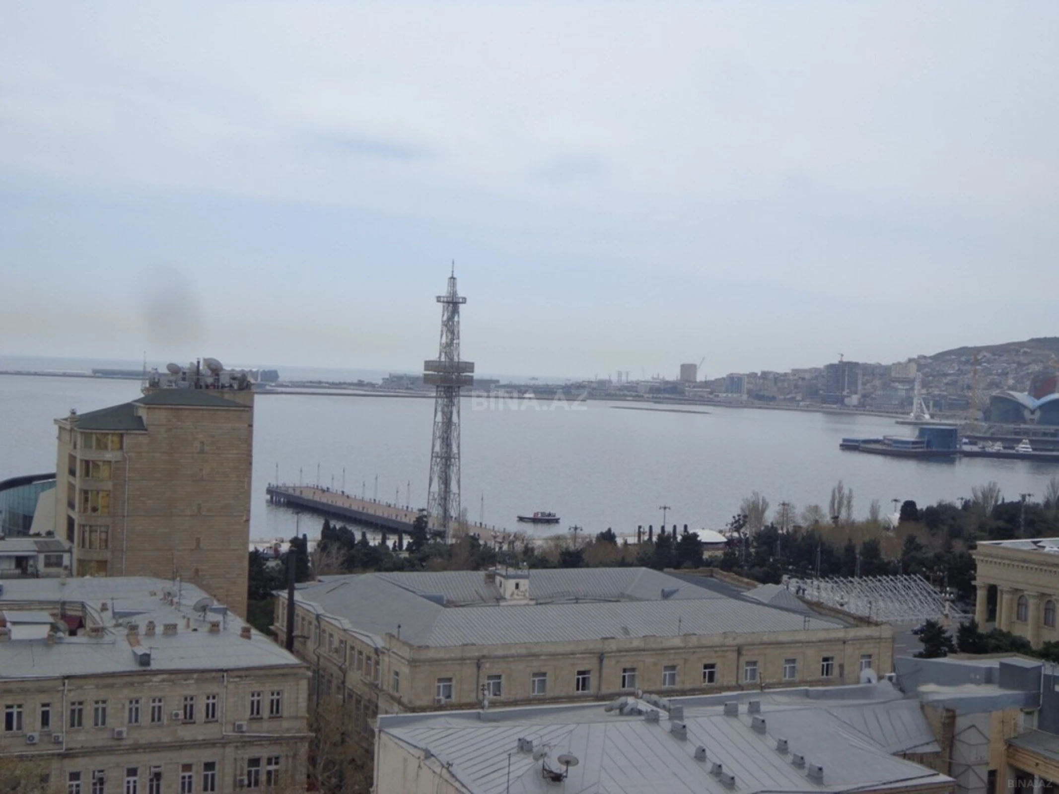 Kirayə verilir 3 otaqlı mənzil 215 m²