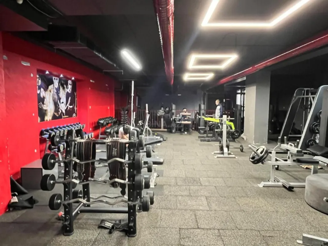 Kirayə verilir obyekt 970 m²