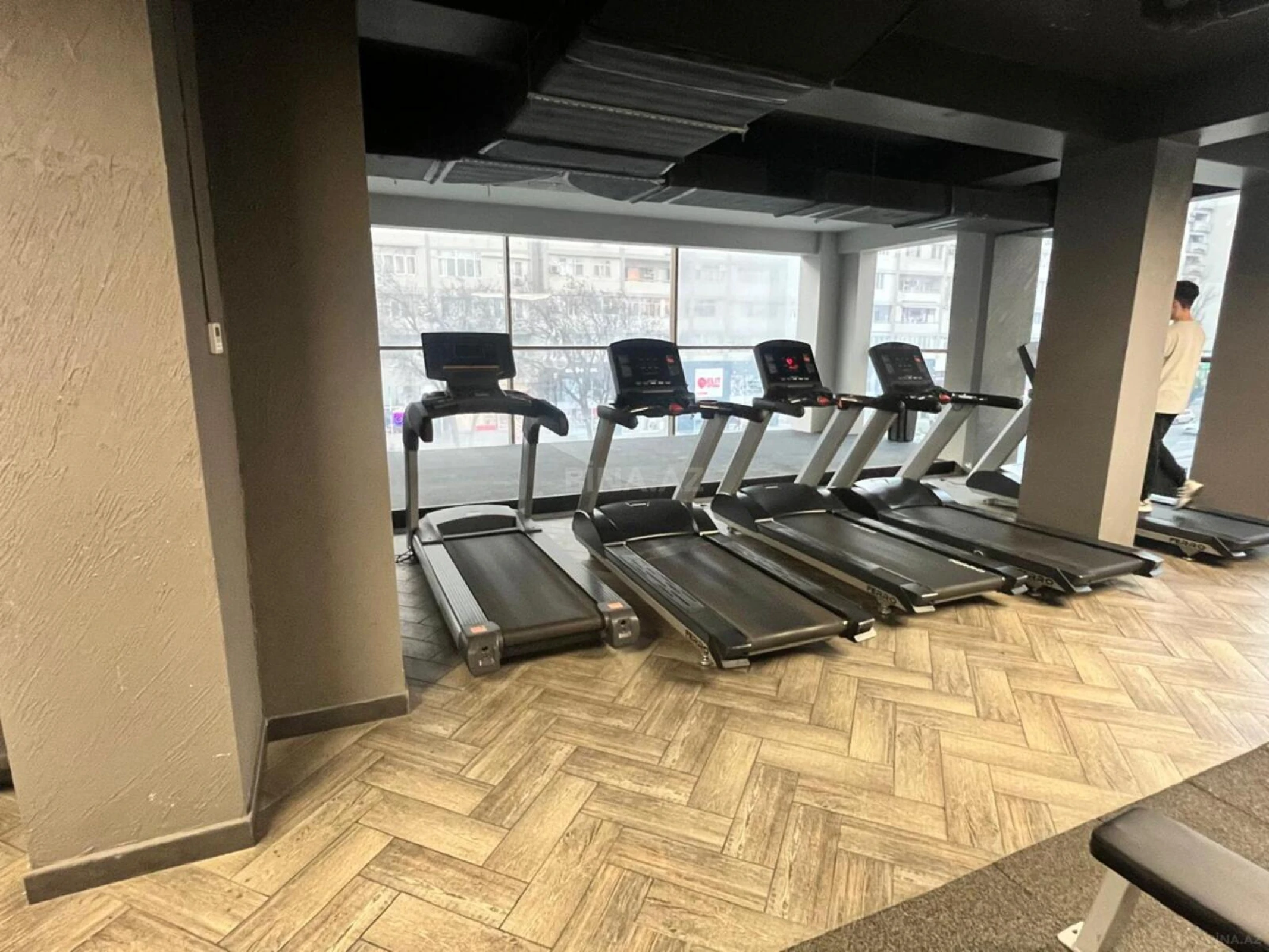 Kirayə verilir obyekt 970 m²