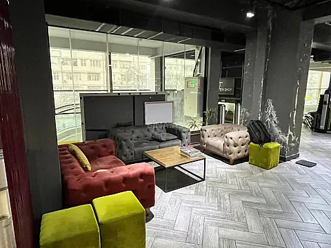 Kirayə verilir obyekt 970 m²