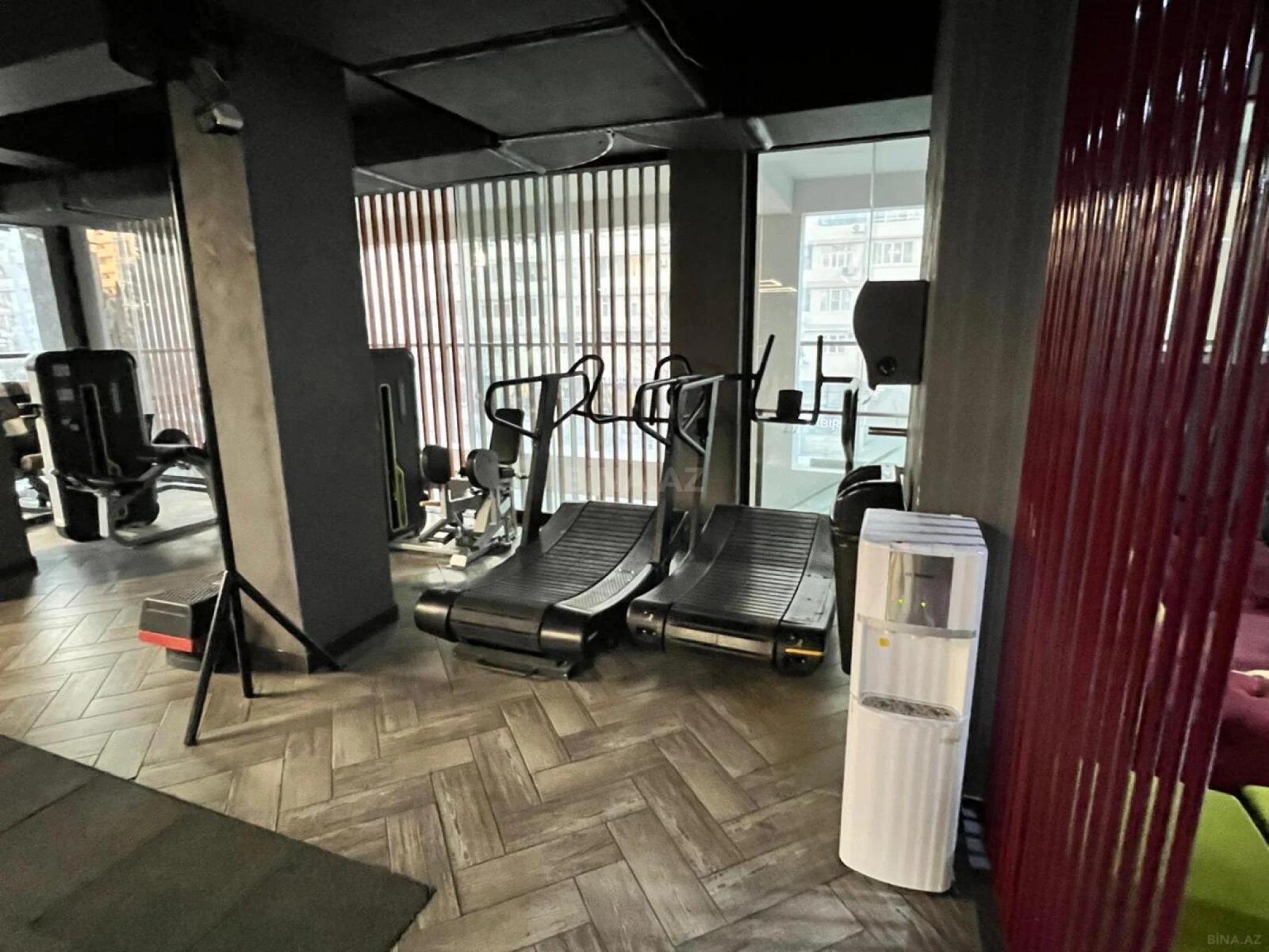 Kirayə verilir obyekt 970 m²