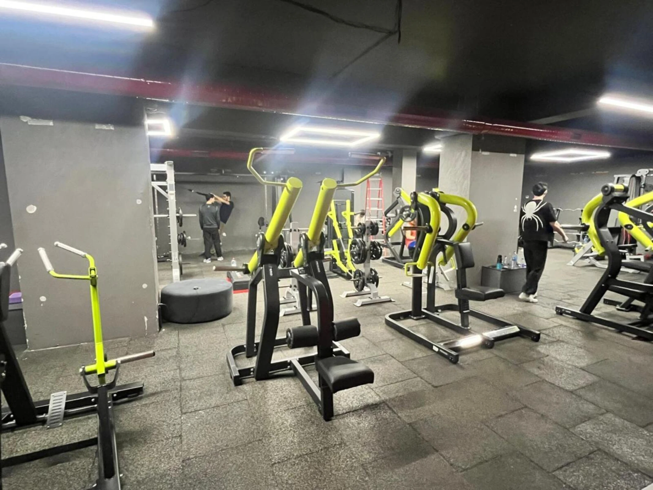 Kirayə verilir obyekt 970 m²