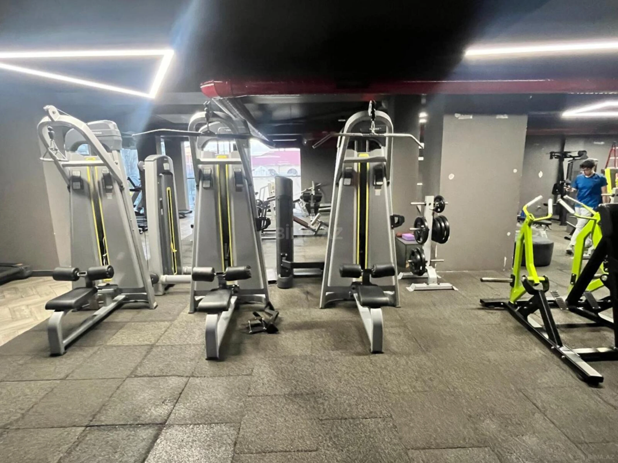 Kirayə verilir obyekt 970 m²