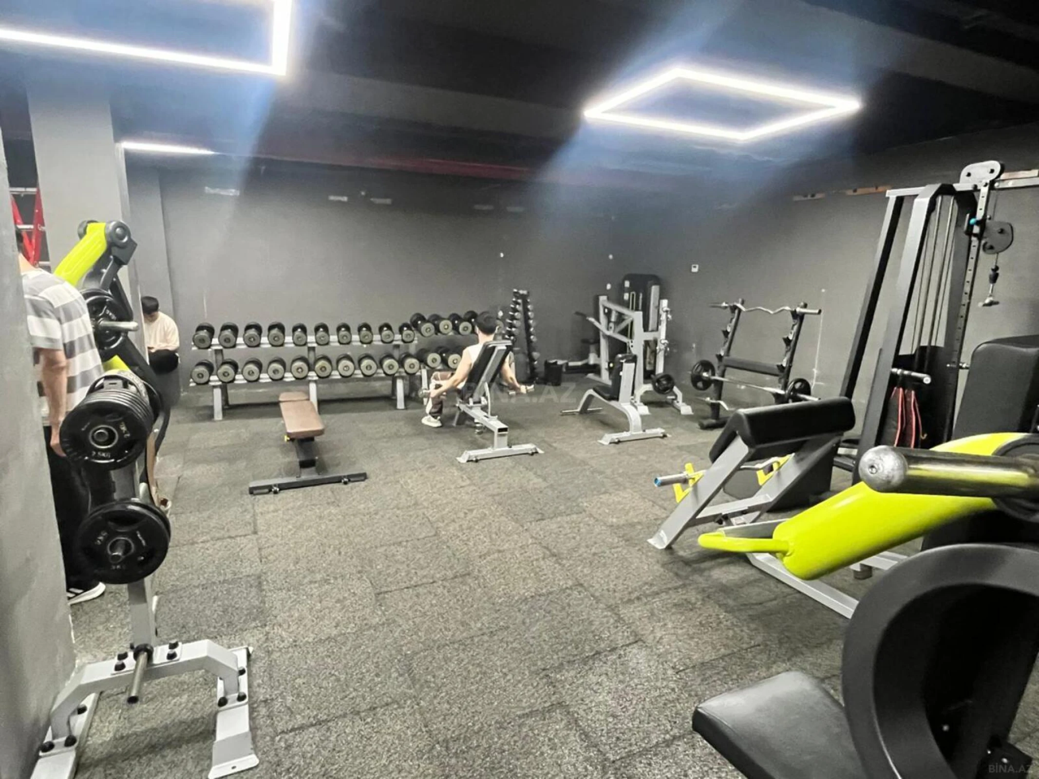 Kirayə verilir obyekt 970 m²