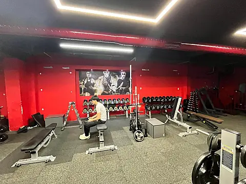 Kirayə verilir obyekt 970 m²