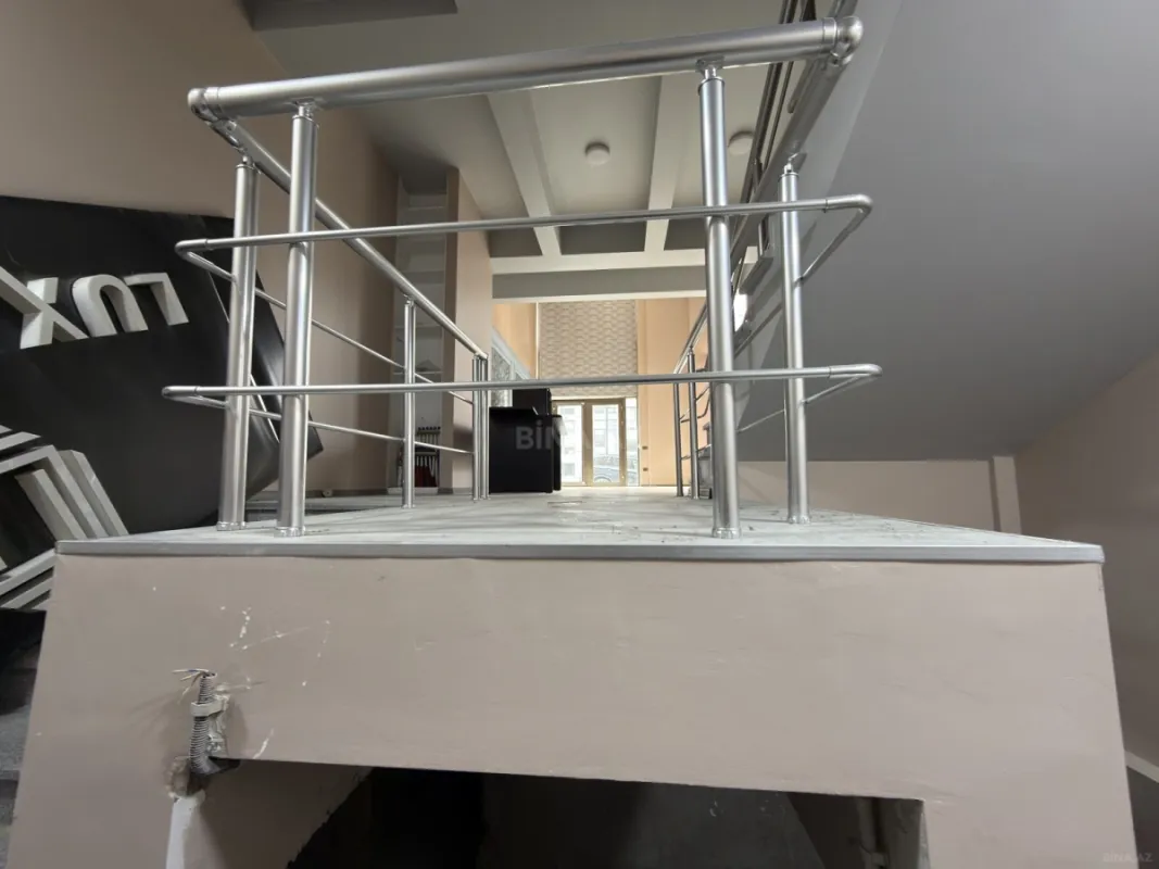 Satılır obyekt 353 m²