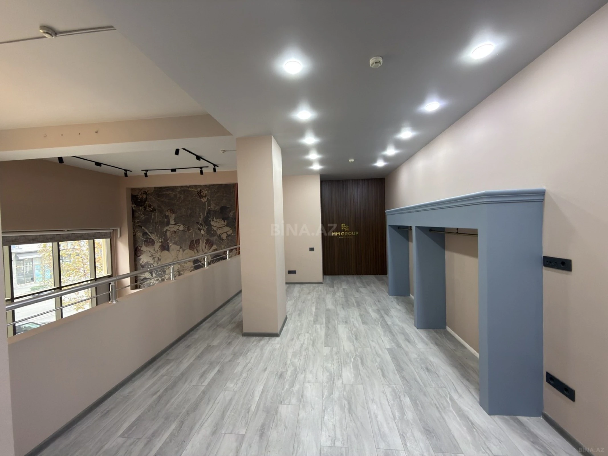 Satılır obyekt 353 m²