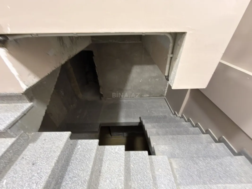 Satılır obyekt 353 m²