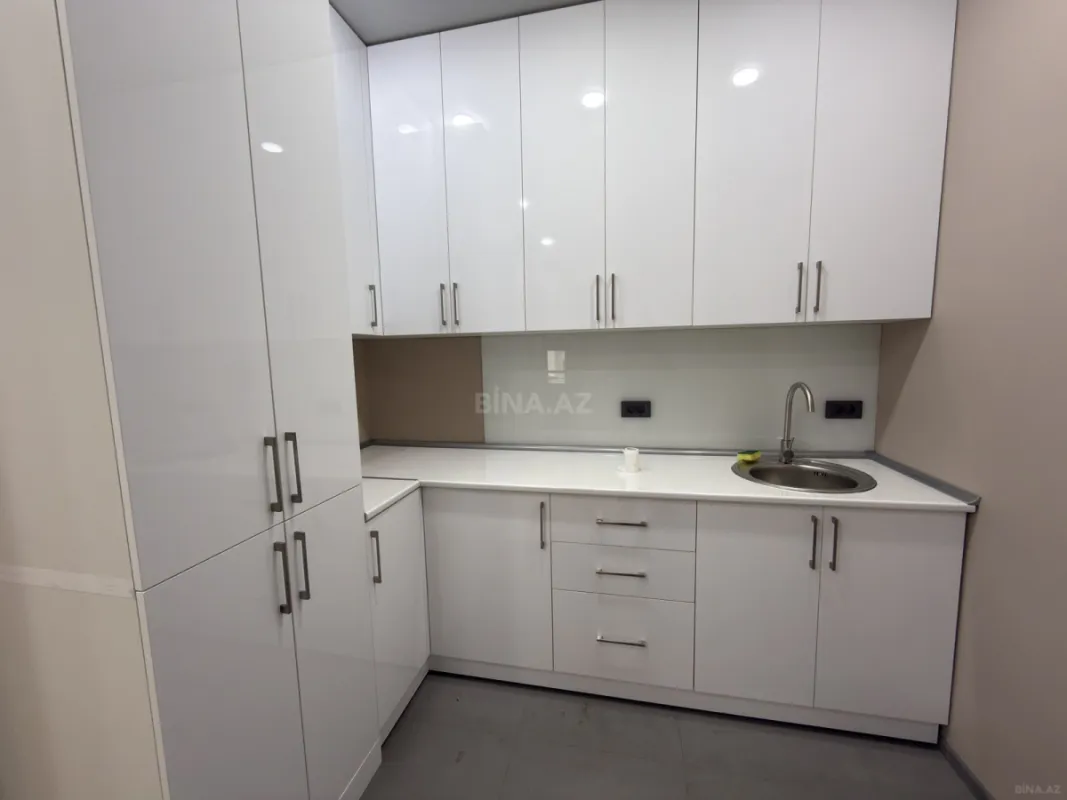 Satılır obyekt 353 m²