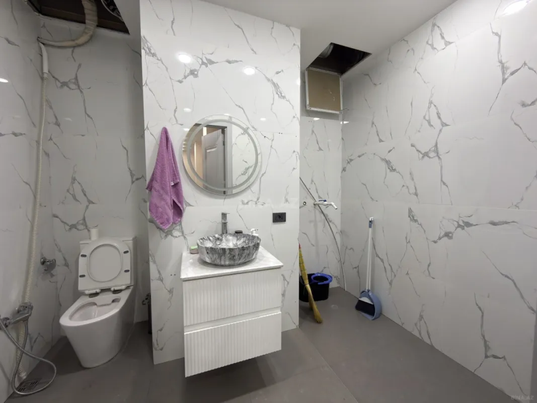 Satılır obyekt 353 m²