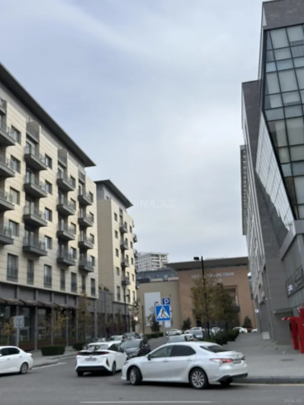 Satılır obyekt 353 m²