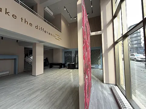 Satılır obyekt 353 m²