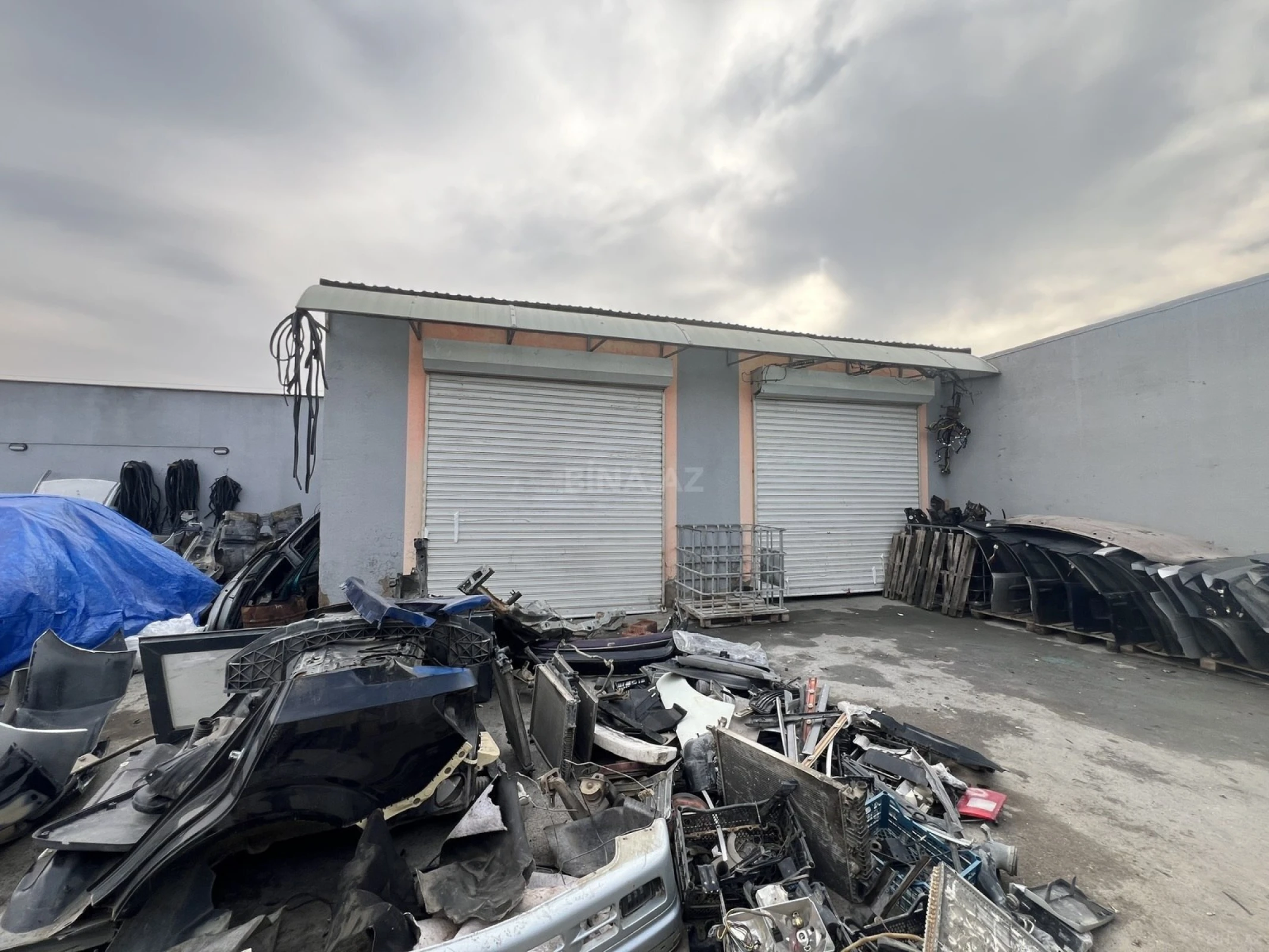 Satılır obyekt 750 m²