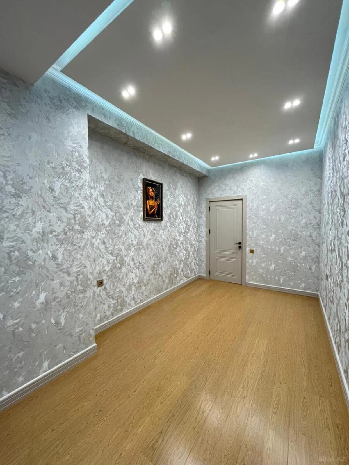 Satılır 3 otaqlı mənzil 76 m²