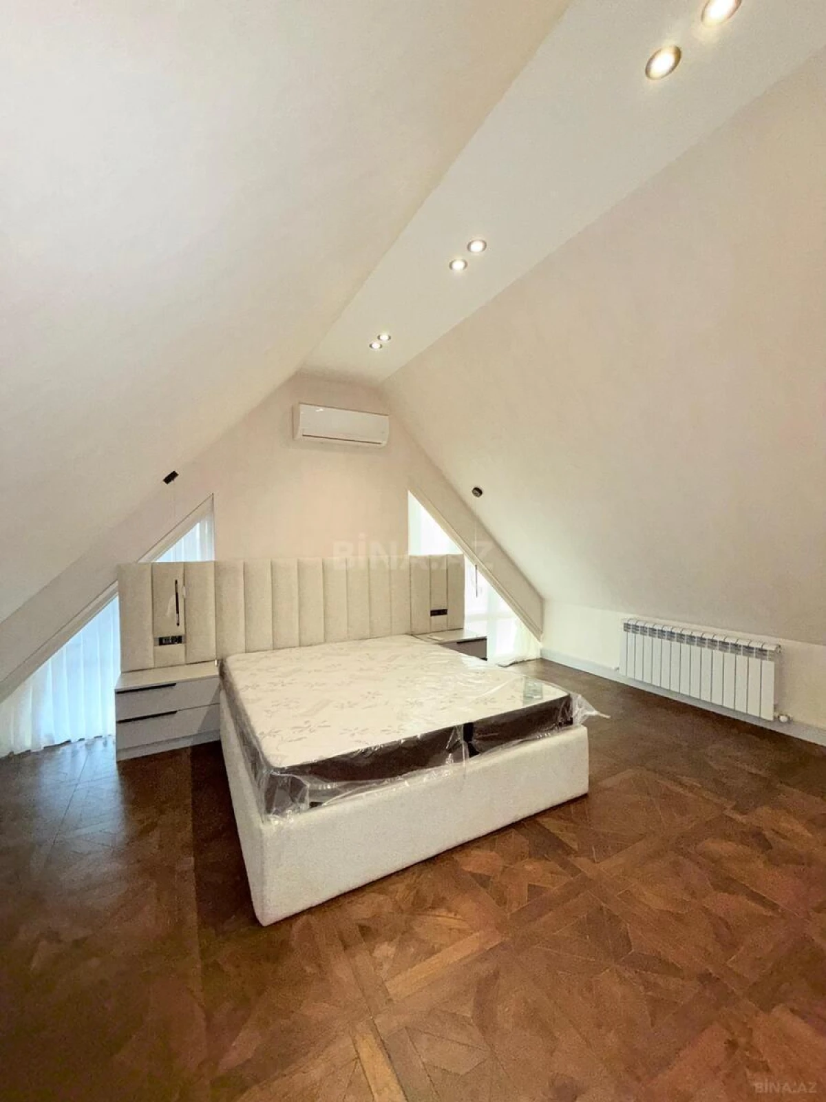 Satılır 4 otaqlı həyət evi 275 m²