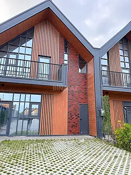 Satılır 4 otaqlı həyət evi 275 m²