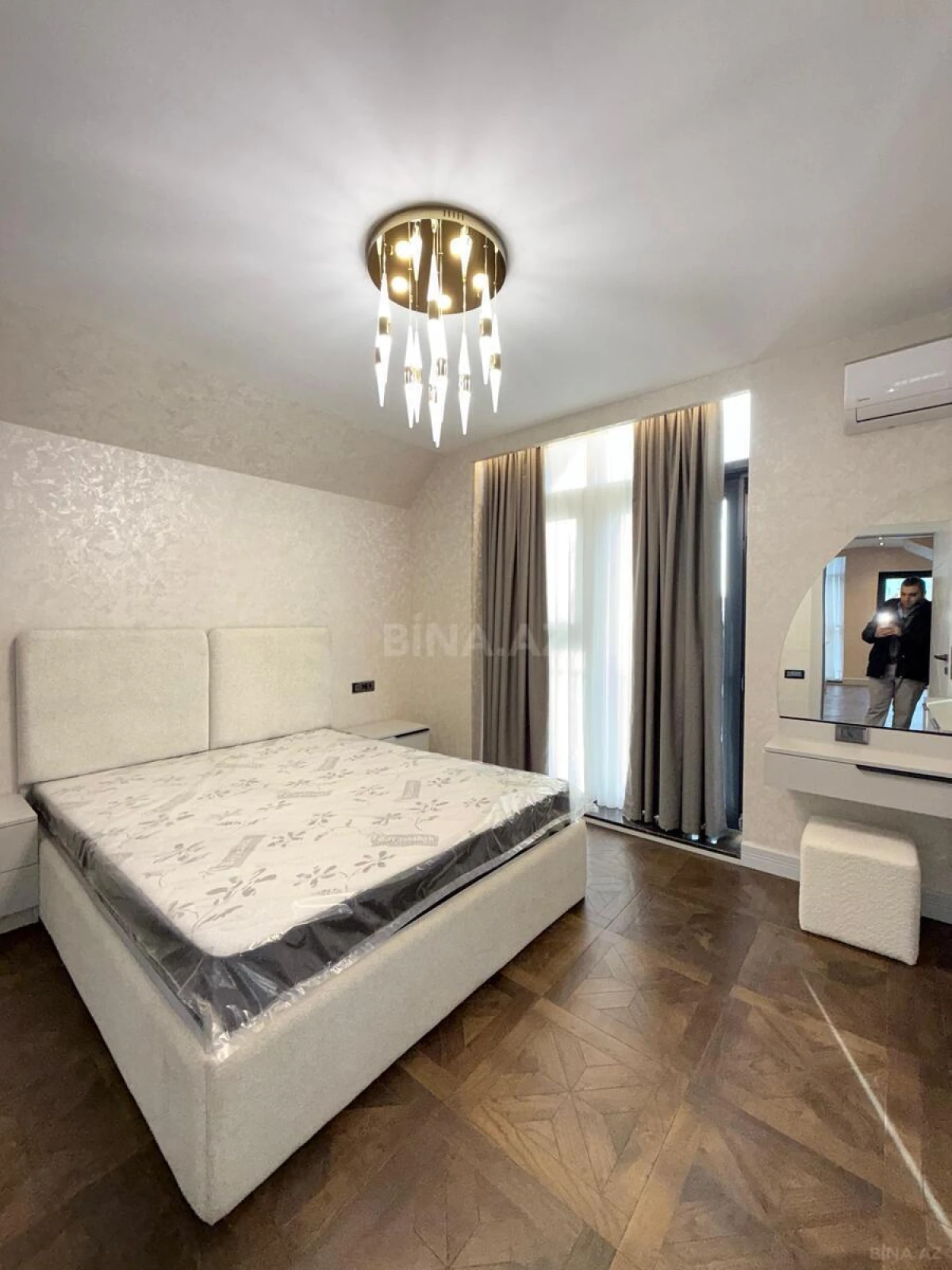 Satılır 4 otaqlı həyət evi 275 m²