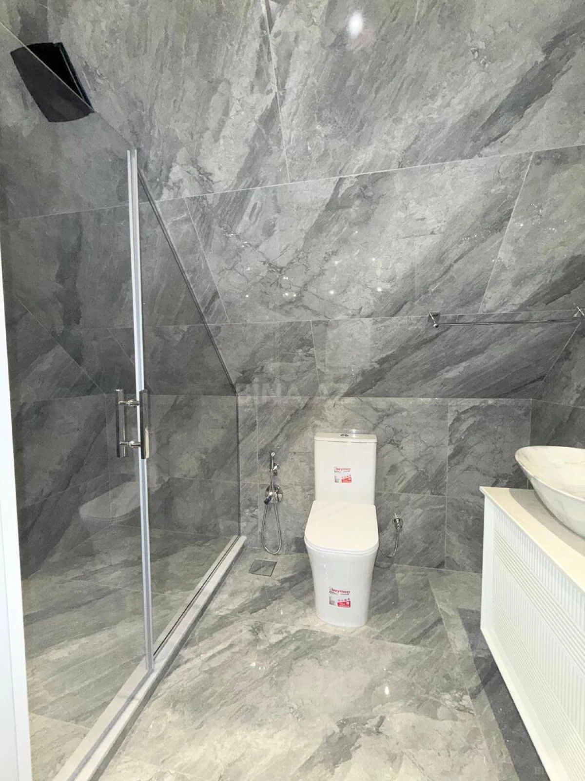 Satılır 4 otaqlı həyət evi 275 m²