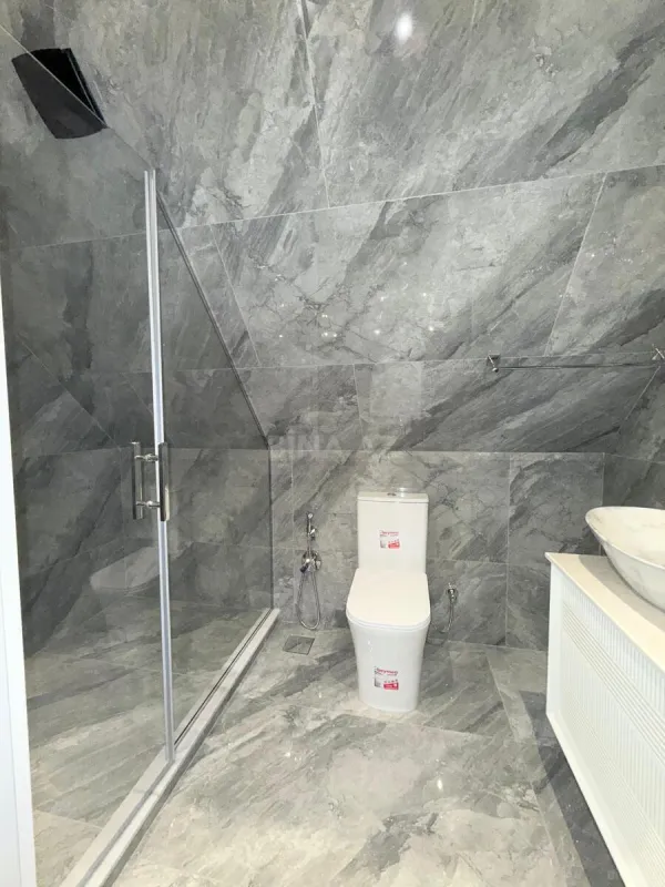Satılır 4 otaqlı həyət evi 275 m²