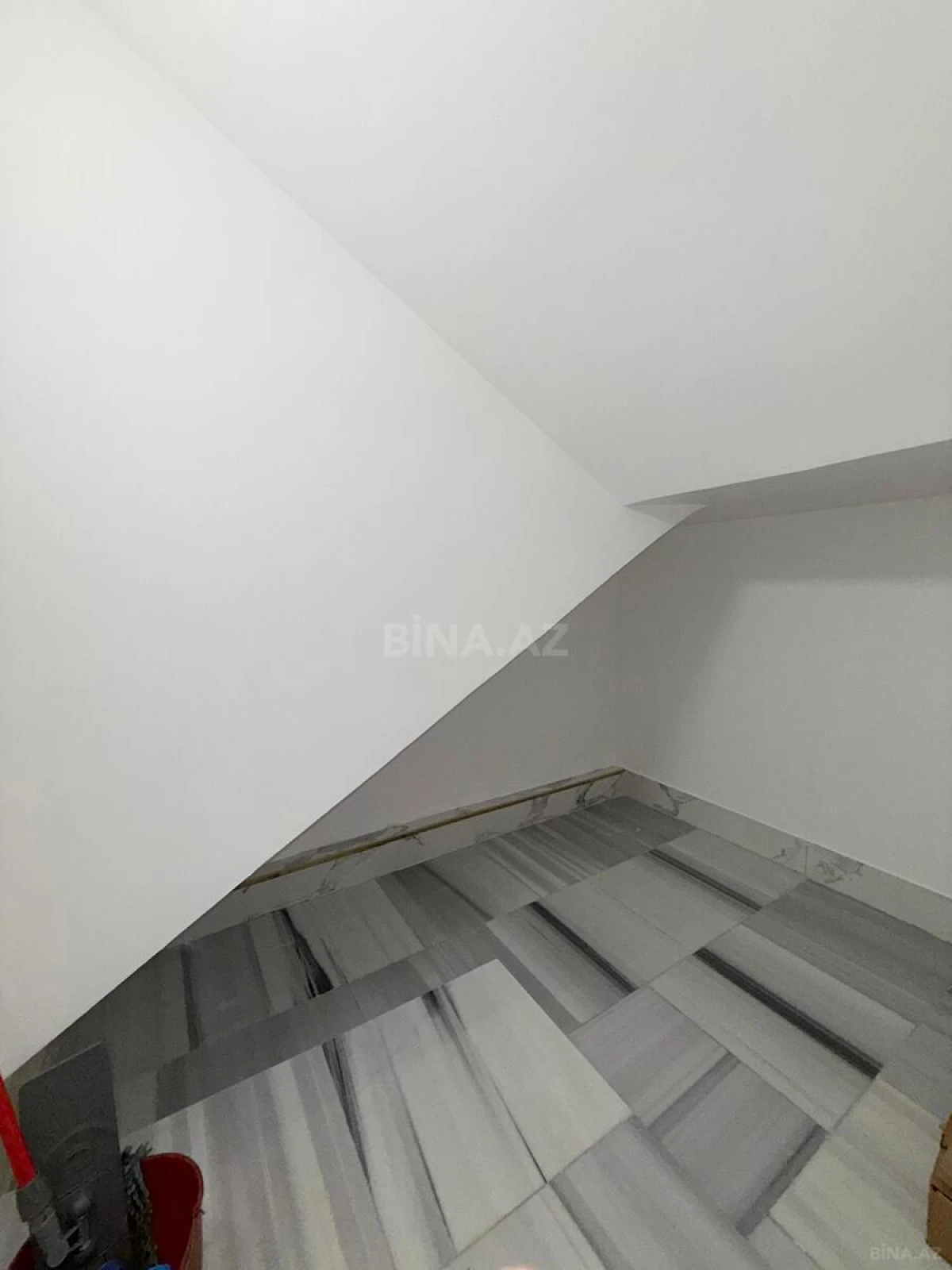 Satılır 4 otaqlı həyət evi 275 m²