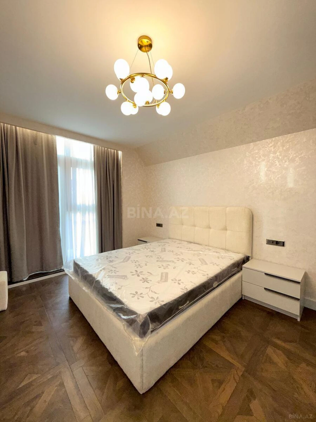 Satılır 4 otaqlı həyət evi 275 m²