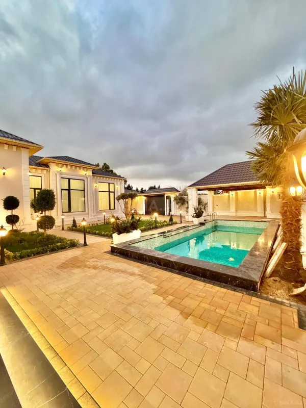 Satılır 5 otaqlı həyət evi 250 m²