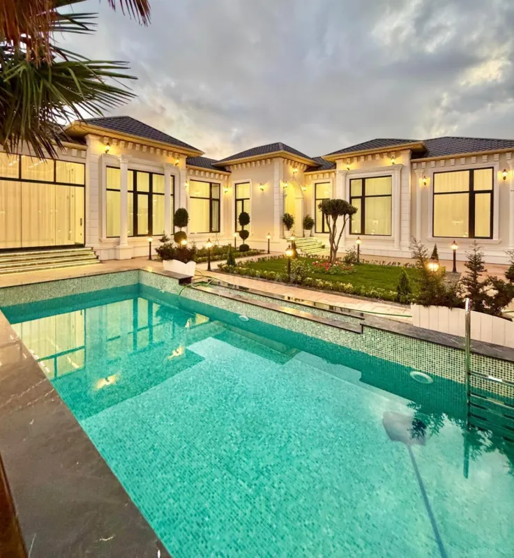 Satılır 5 otaqlı həyət evi 250 m²