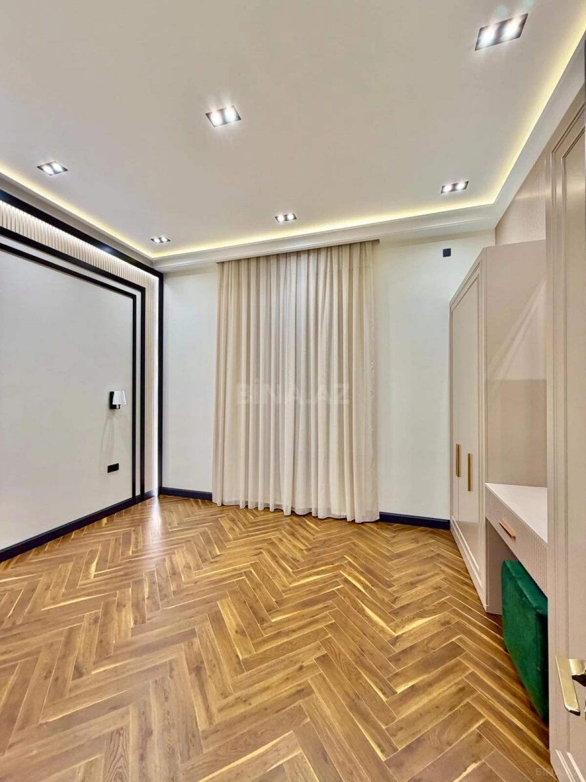 Satılır 5 otaqlı həyət evi 250 m²