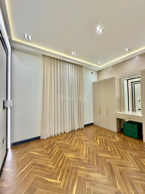 Satılır 5 otaqlı həyət evi 250 m²