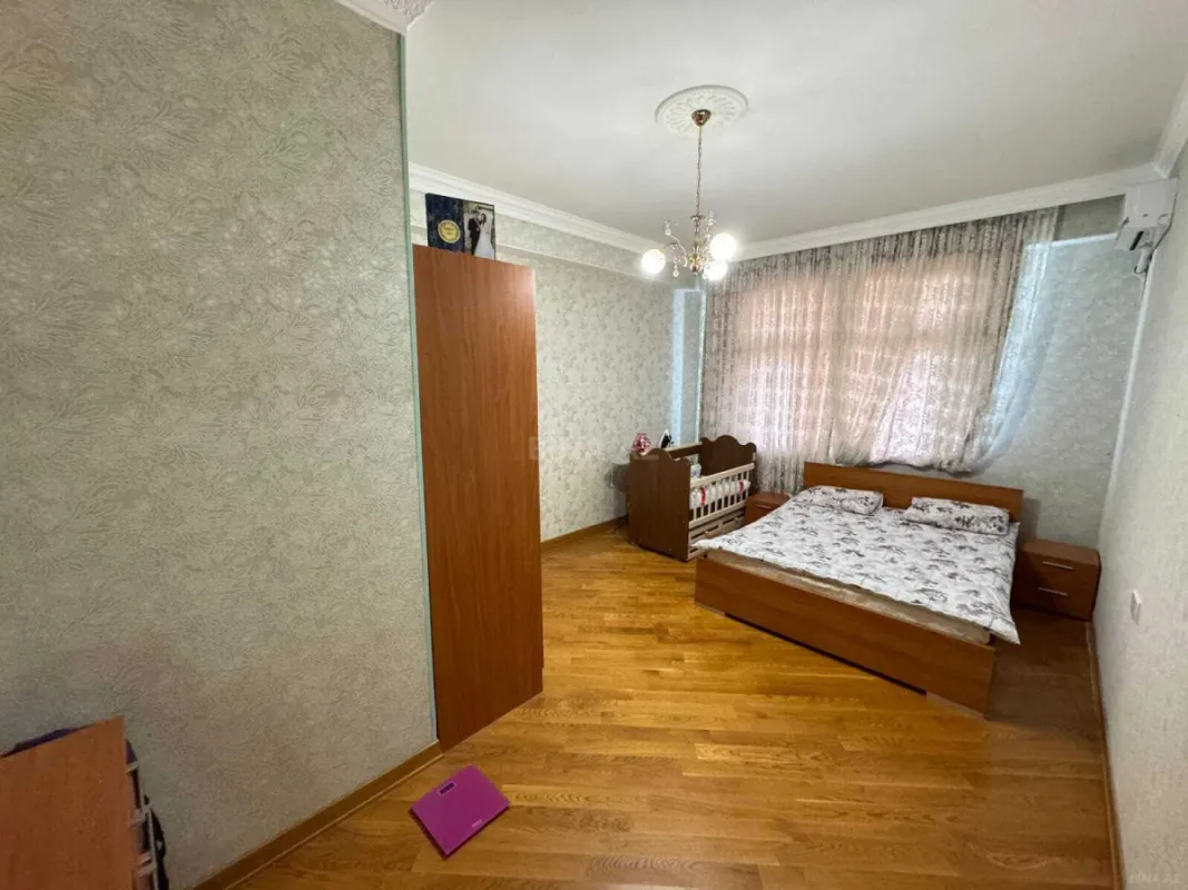 Satılır 2 otaqlı mənzil 88 m²