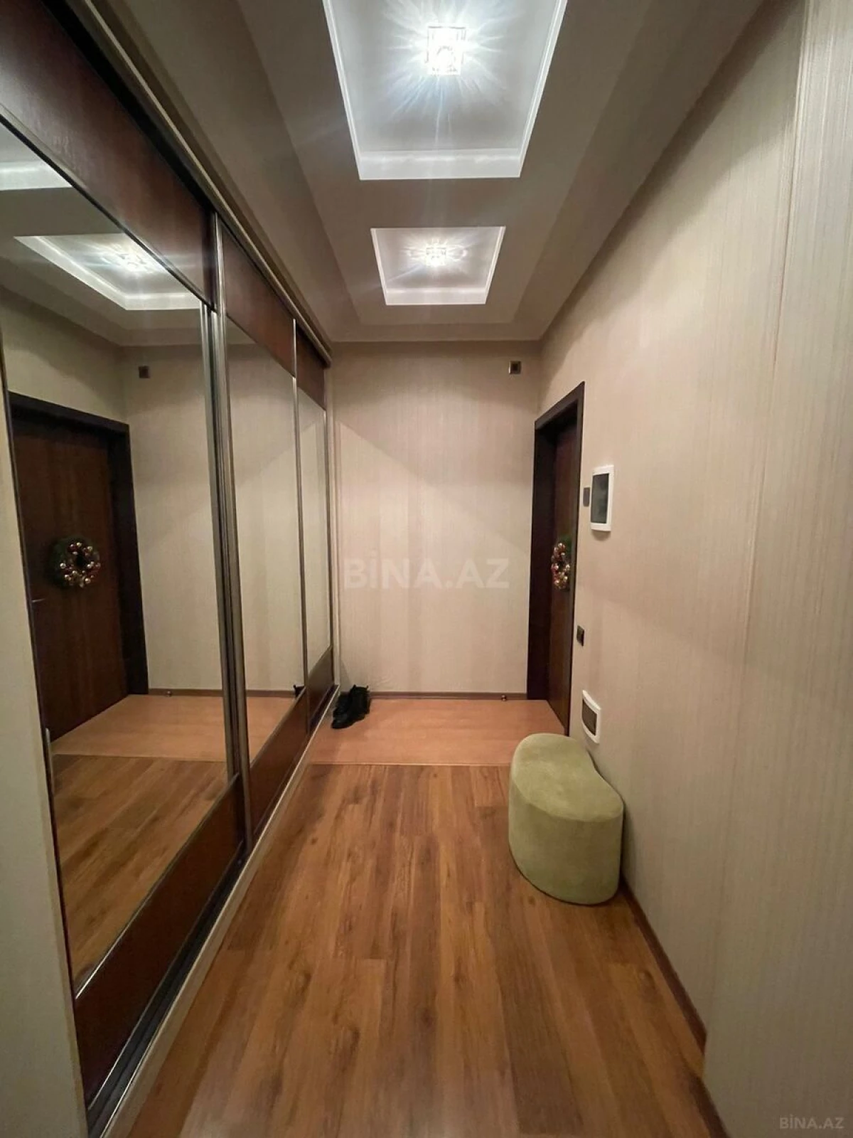 Satılır 2 otaqlı mənzil 90 m²
