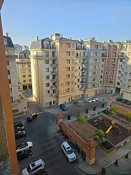 Satılır 3 otaqlı mənzil 139 m²