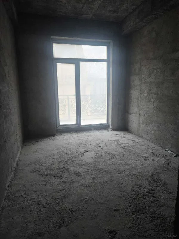 Satılır 3 otaqlı mənzil 139 m²