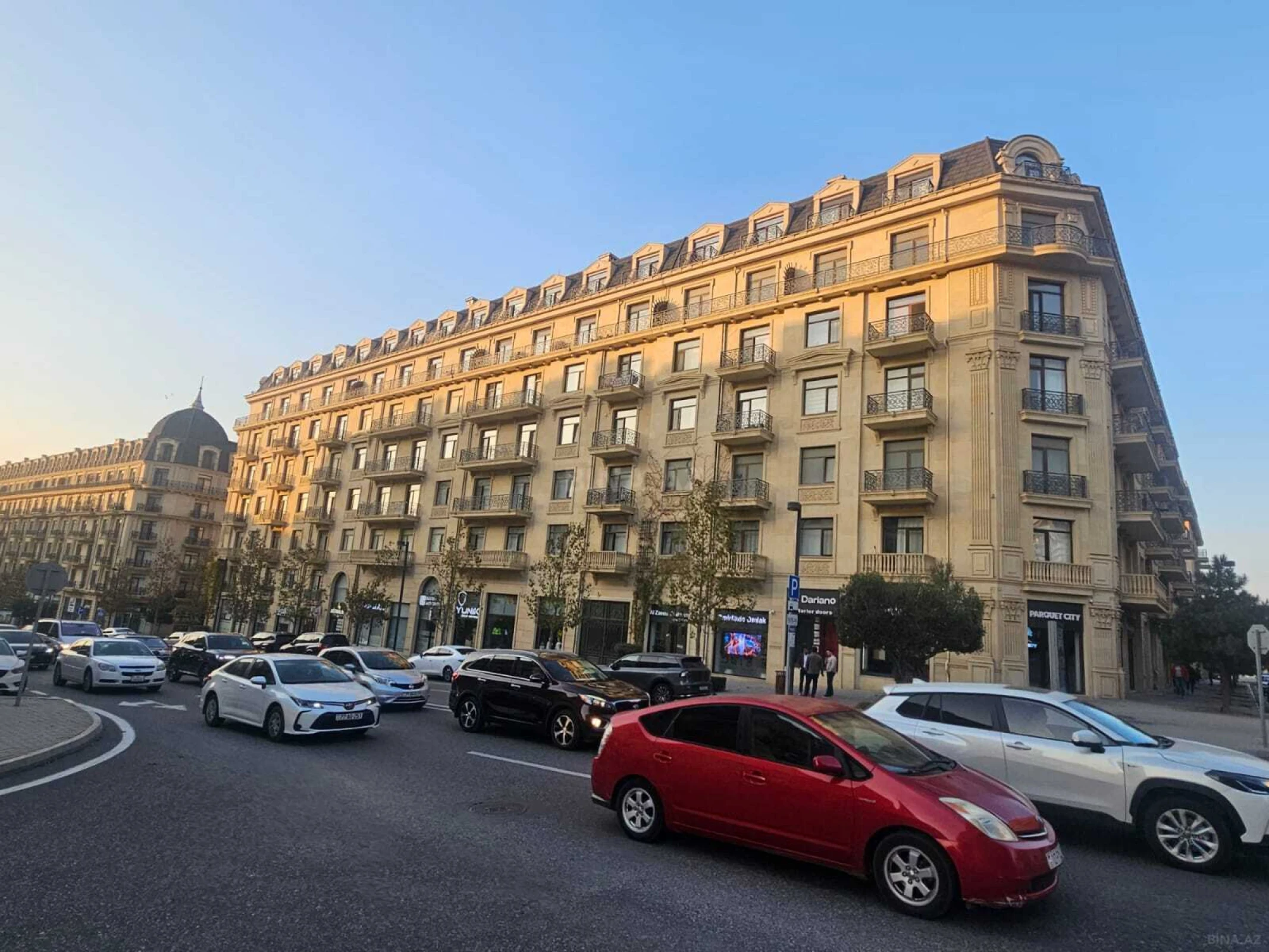 Satılır 3 otaqlı mənzil 139 m²
