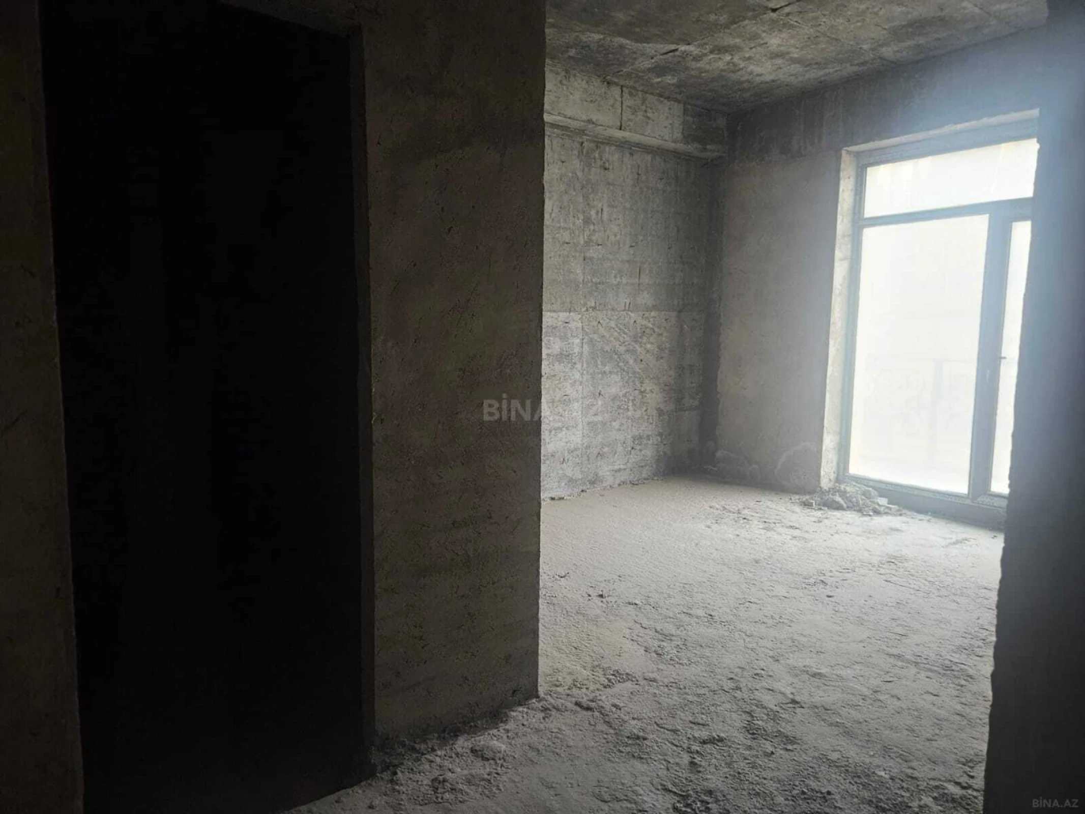Satılır 3 otaqlı mənzil 139 m²
