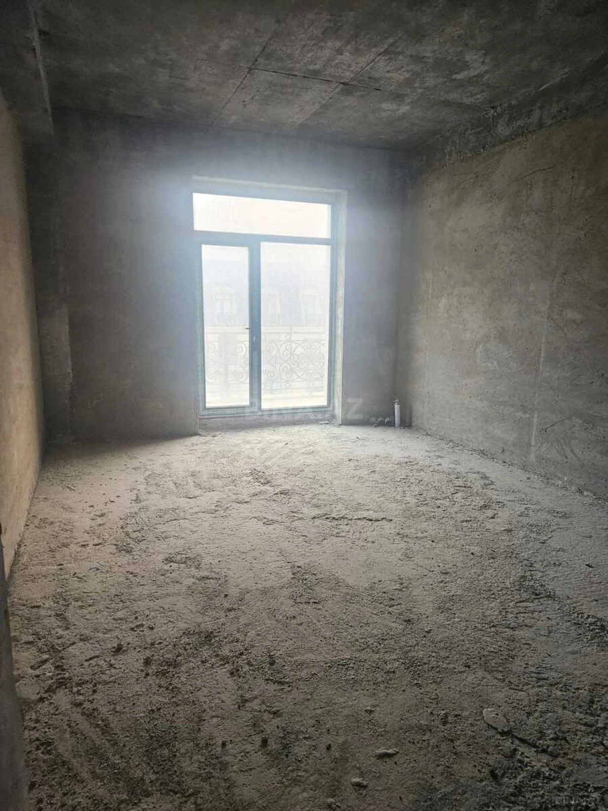 Satılır 3 otaqlı mənzil 139 m²