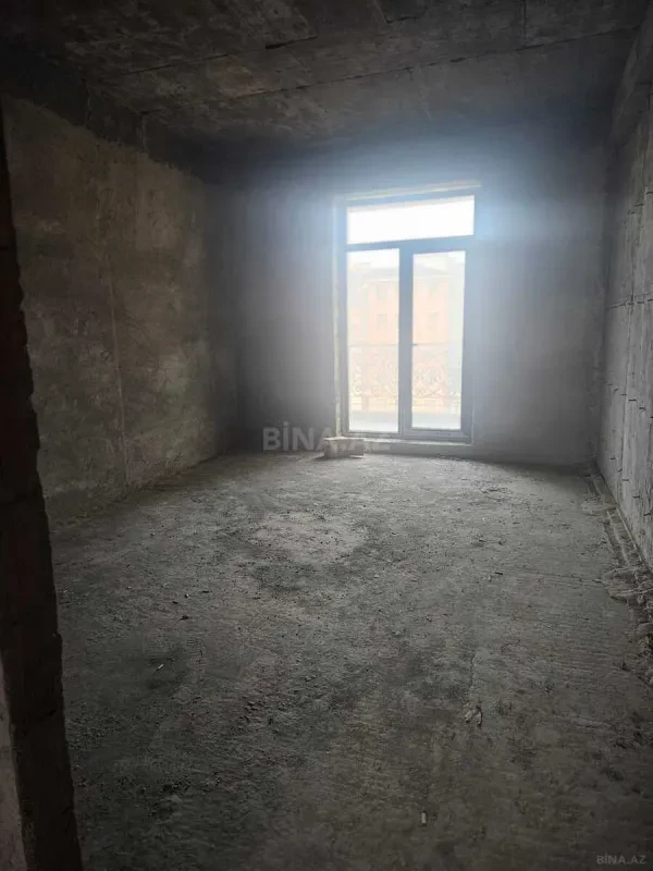 Satılır 3 otaqlı mənzil 139 m²