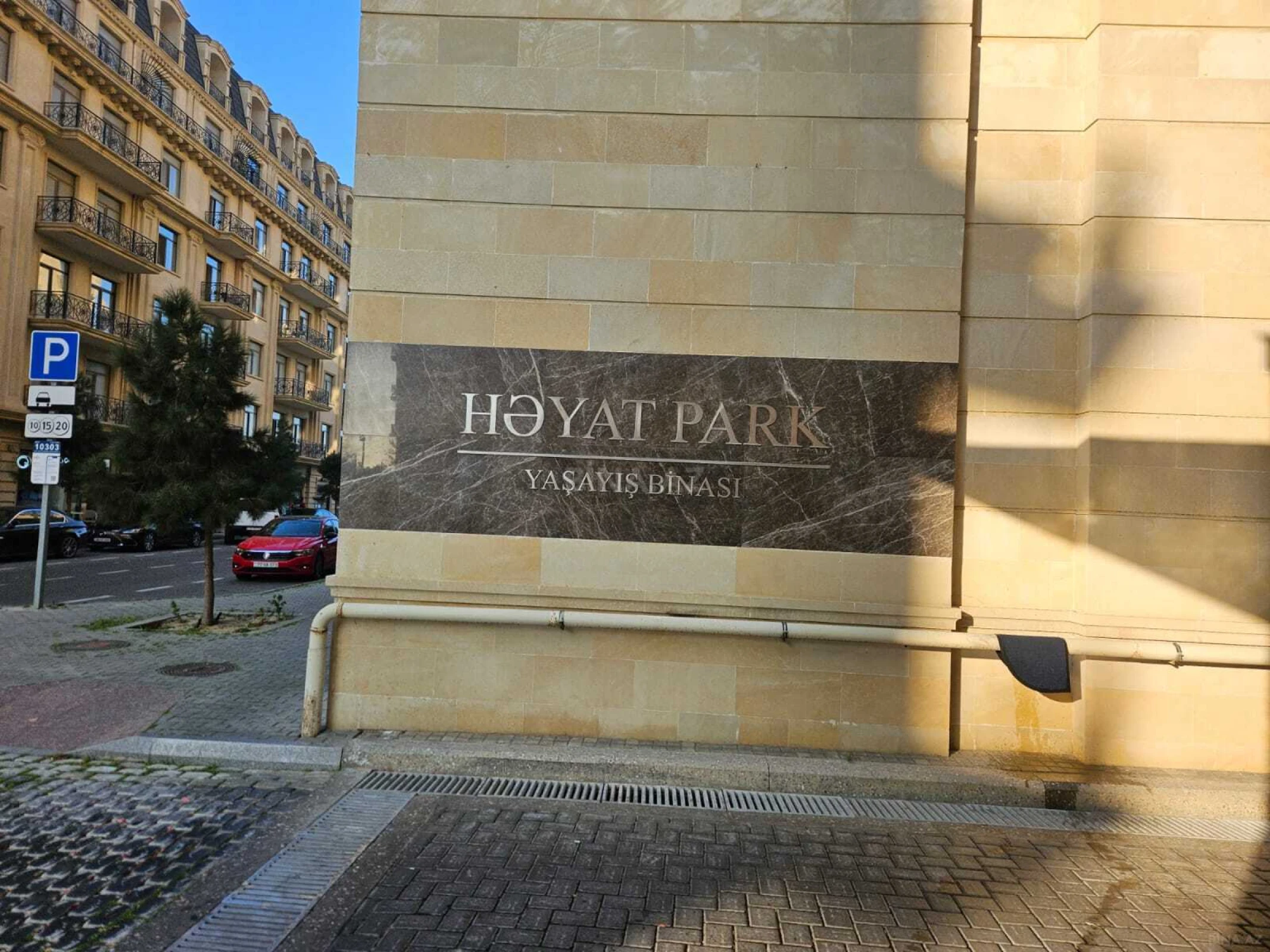 Satılır 3 otaqlı mənzil 139 m²